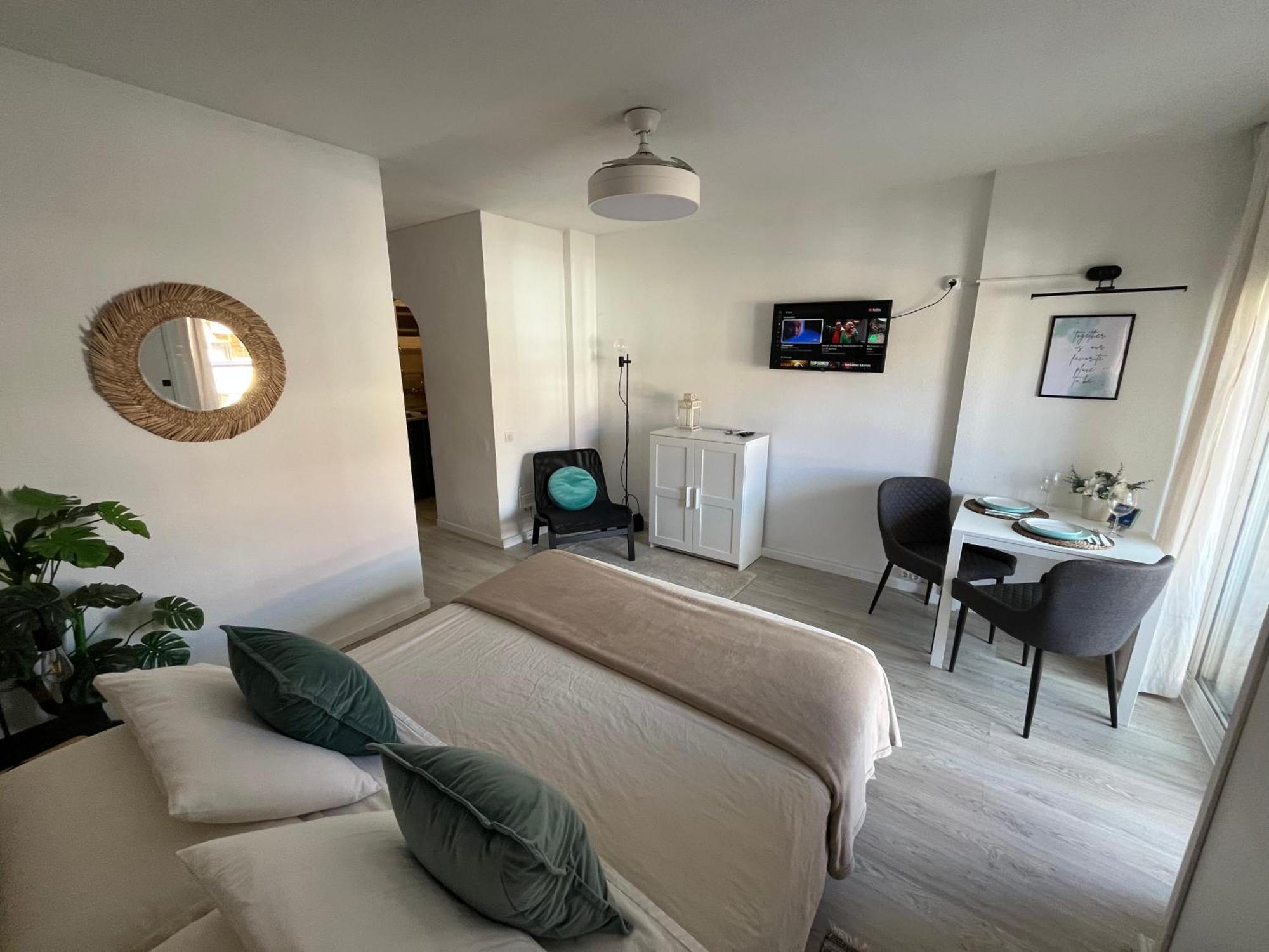 Coastal Feeling, Sea Views & Pools Apt Hercules Benalmadena Exterior photo
